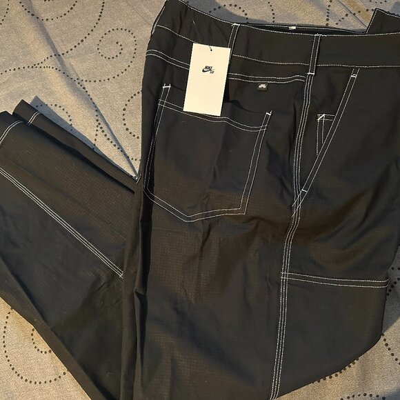NIKE SKATEBOARD STRAIGHT STANDARD FIT BLACK PANTS SIZE 32 OR 30 X 31.5 MEN $110 - Picture 1 of 4